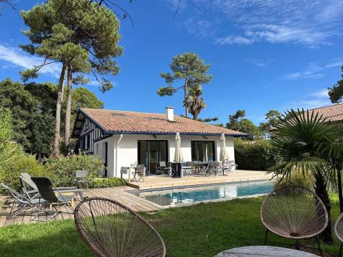 Hossegor Capbreton centre villa 14 personnes piscine chauffée