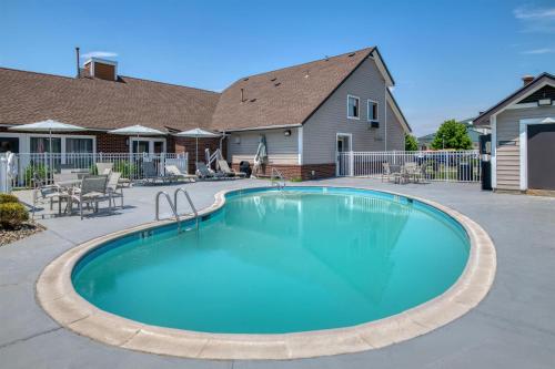 Best Western Fishkill Inn & Suites - image 37