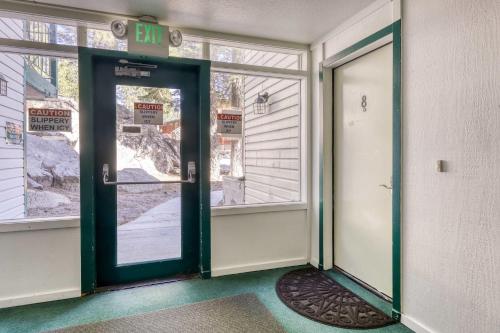 Cozy Tahoe Village Studio Near Heavenly Ski Resort in Kingsbury (NV)