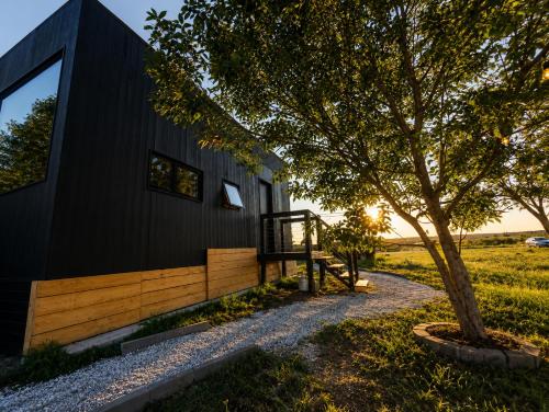 Zunanjost, Field of Dreams Tiny Home in Stillwater Avenue