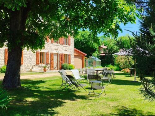 Gîte confortable en Auvergne proche de randonnées - FR-1-582-346 (Gite confortable en Auvergne proche de randonnees - FR-1-582-346) in Sauvessanges