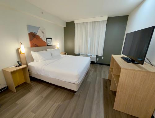 Country Suites Absecon (Atlantic City, NJ) Room Type - King Room