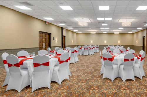 Best Western Plus Wooster Hotel & Conference Center - image 37