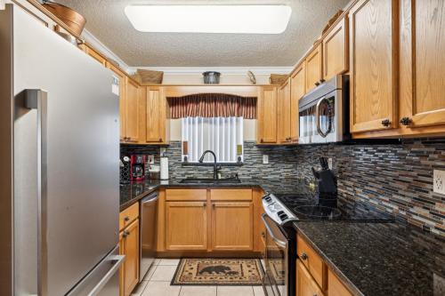 WP552 Whispering Pines in Pigeon Forge, USA