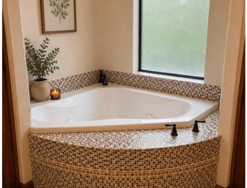 5 Star Grand Estate in Lone Star Forest Hideaway in McQueeney