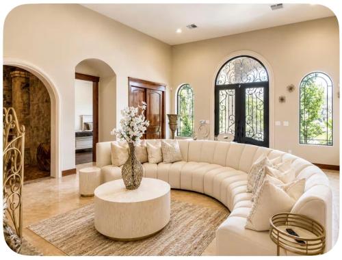 5 Star Grand Estate in Lone Star Forest Hideaway in McQueeney