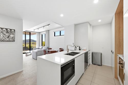 Tranquil 2-Bed with Water View in كنجستون