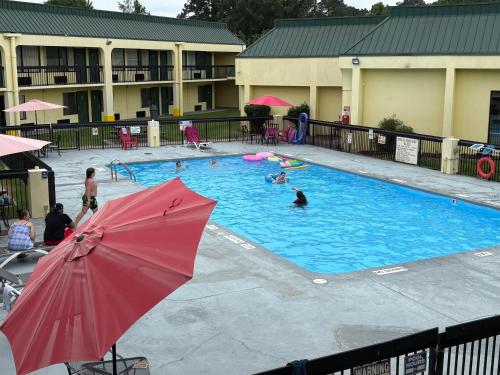 Étterem, Red Carpet Inn and Suites Kinston NC in Kinston (Észak-Karolina)