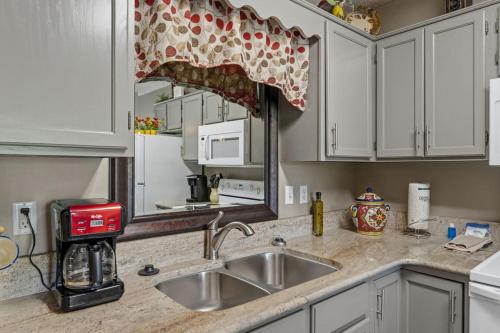 WP351 Whispering Pines in Pigeon Forge, USA