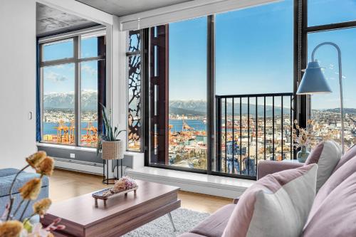 Water Views, Sub-Penthouse! Entire condo in Downtown Vancouver in Vancouver, Canada