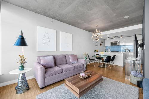 Water Views, Sub-Penthouse! Entire condo in Downtown Vancouver in Vancouver, Canada