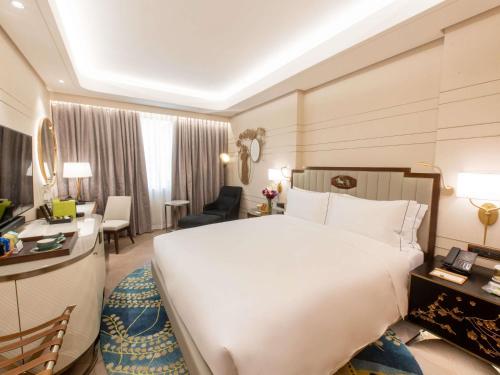 room detail thumbnail 1