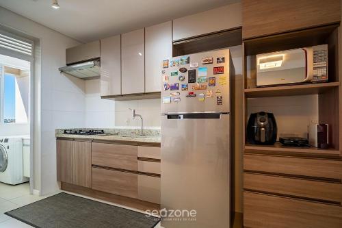 Kitchen, Apto Prox. a Praia e ao Floripa Shopping [EAZ305] in João Paulo