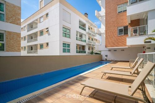 Swimming pool, Apto Prox. a Praia e ao Floripa Shopping [EAZ305] in João Paulo