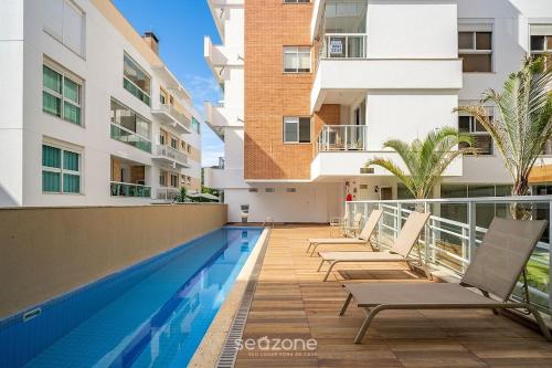 Swimming pool, Apto Prox. a Praia e ao Floripa Shopping [EAZ305] in João Paulo