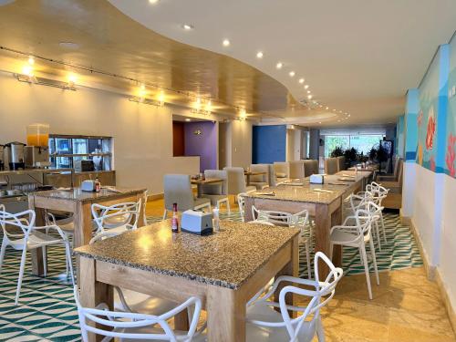 Restaurant, Hotel Caribbean Cartagena in El Laguito