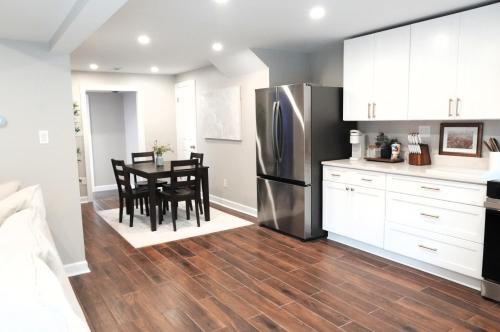 The Fredericksburg Retreat Cozy 2BR Guest Suite - image 5