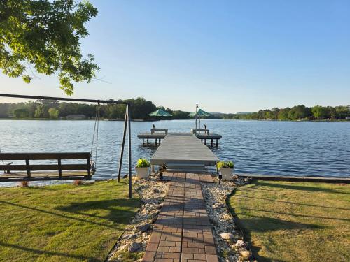 Happy Dock Hideaway