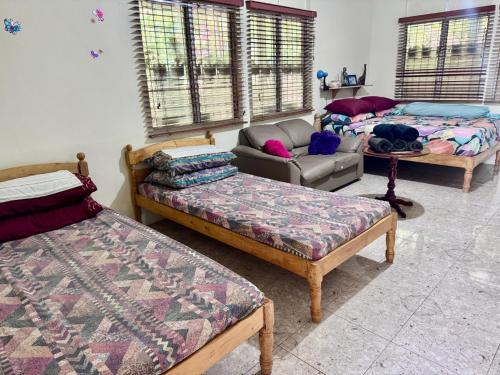 Exclusive Private Farmhouse Surrounded by Nature minutes away from Beaches,Springs, Hiking & Islands in Tabogon