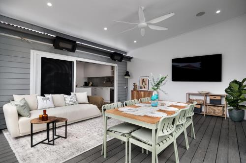 Newcastle Harbour Cottage - Walk to Cafés & Bars – khách sạn tại Maryville