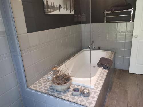 Bathroom, Kiwarrak Country Retreat in Old Bar
