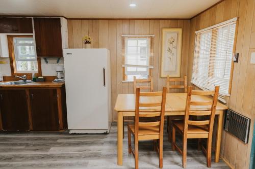 Private Beach Access -Cottage 13 in Sauble Beach (ON)