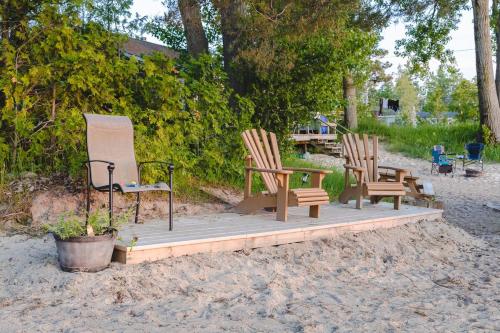 Private Beach Access -Cottage 13 in Sauble Beach (ON)
