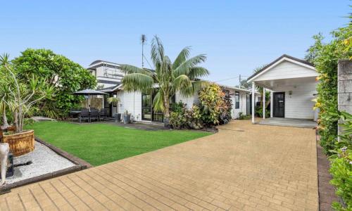 Sandy Toes Holiday Home Orewa – khách sạn tại Orewa