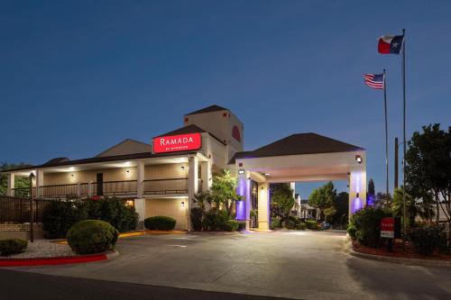 A szálláshely kívülről, Ramada by Wyndham San Antonio Near SeaWorld/Lackland AFB in Balcones Csúcs