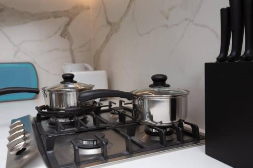 Doncaster East 2BR Apt with car park in Doncaster