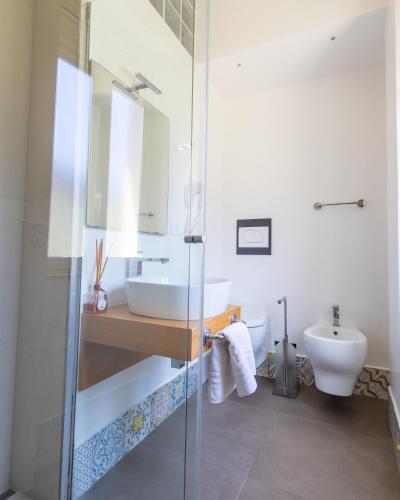 Athena Charming Rooms - Tap to explore photos