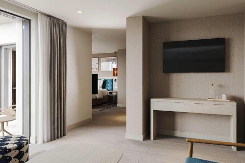 Suite, partial sea view