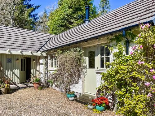 Зовнішній вигляд готелю, Courtyard Cottage in Strathtay