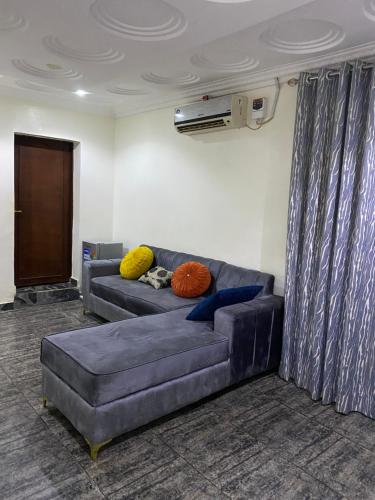 PLV Apartment in อิโลริน