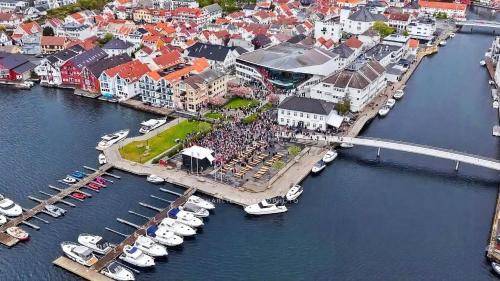 Фасада на хотела, Home With Southern Charm In Flekkefjord in Флекефьор