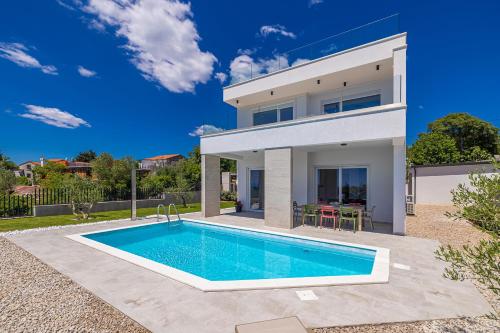 Villa MATE s bazenom i prekrasnim pogledom na more – khách sạn tại Kornic