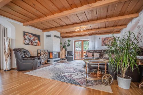 Bed and breakfast in the middle of nature in Pocinovice