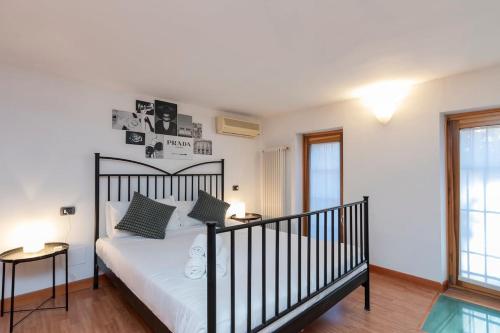 Xenia - 4 room apt in Via Zamenhof 21