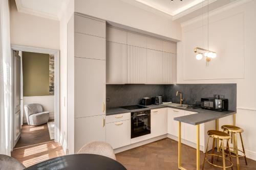 Diamond Boulevard Residence - image 3