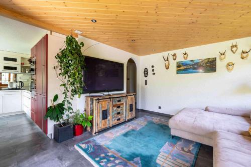 Hot Tub Chalet with BBQ netx to Gondola Nature and near Spiez in Diemtigen
