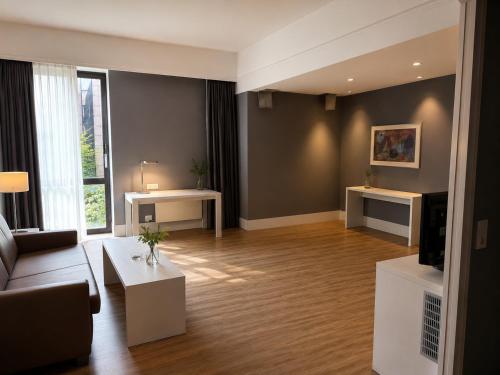 Suite, junior