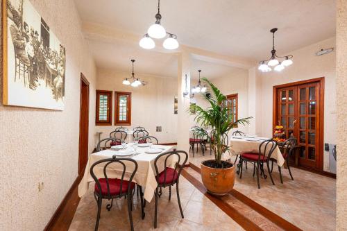 Ресторан, Hotel Dubrava in Будва
