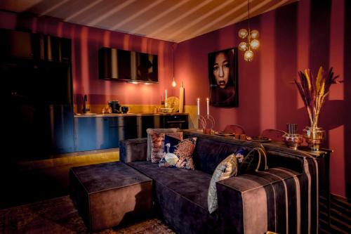 2 twin beds, 1 sofa bed