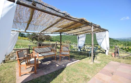 Bassein, Gorgeous Home In Fabro in Allerona
