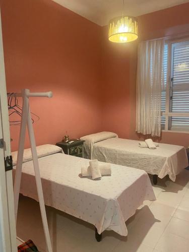 Preciosas habitaciones dobles con aire acondicionado y terraza en zona Capuchinos cerca del centro de Málaga, Málaga