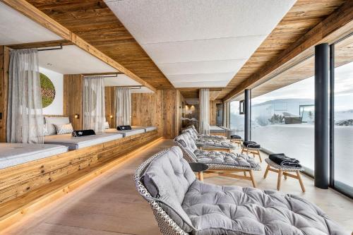 Spa, Panorama Alm in Dorf