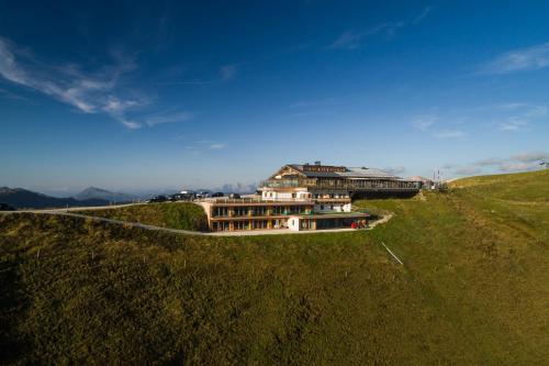 Apkārtne, Panorama Alm in Dorf