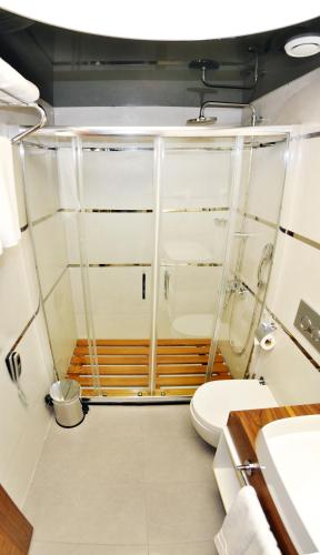 Avin Hotel - image 4