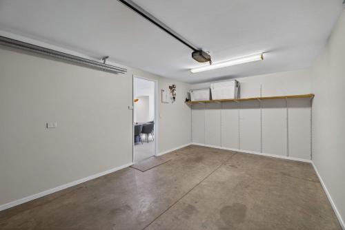 CedarStay Intimate spa hideaway CBD Luxury Villa - image 6