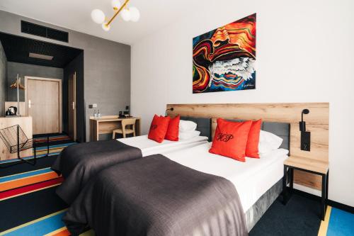 2 twin beds